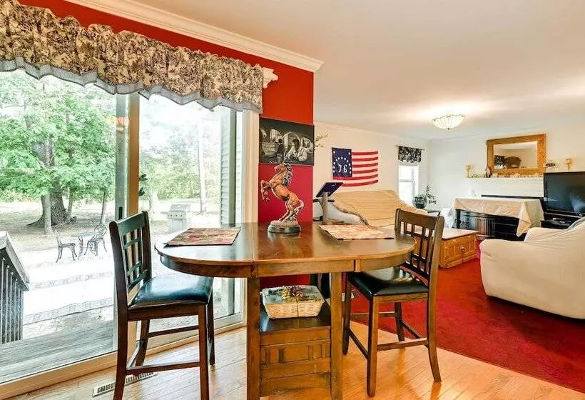 Woodsy Ballston Spa Home: 4 Mi To State Park!