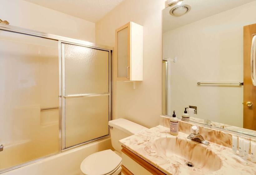 Woodsy Big Bass Lake Hideaway W/ Fire Pit + Deck!