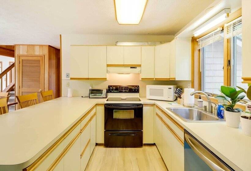 Woodsy Big Bass Lake Hideaway W/ Fire Pit + Deck!