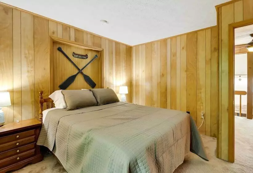 Woodsy Big Bass Lake Hideaway W/ Fire Pit + Deck!