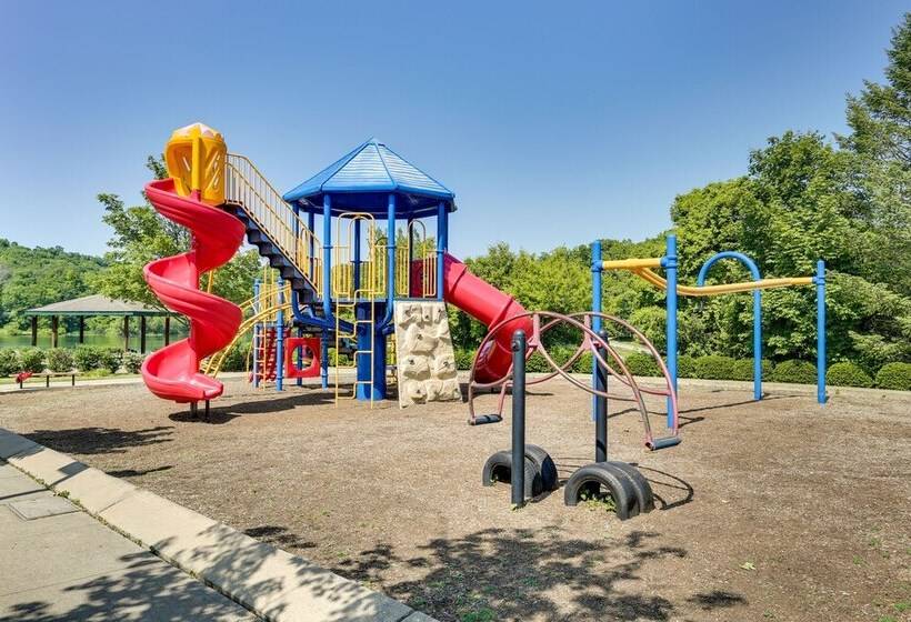 All Season Vernon Township Lake House Retreat!