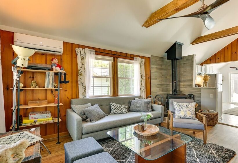 All Season Vernon Township Lake House Retreat!