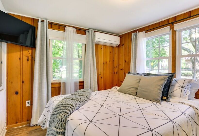 All Season Vernon Township Lake House Retreat!