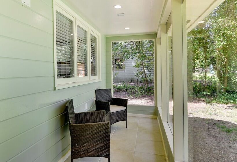 6 Mi To Portland: Home W/ Yard In Beaverton!