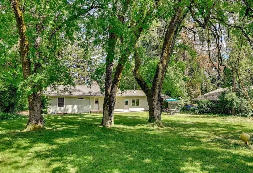 6 Mi To Portland: Home W/ Yard In Beaverton!