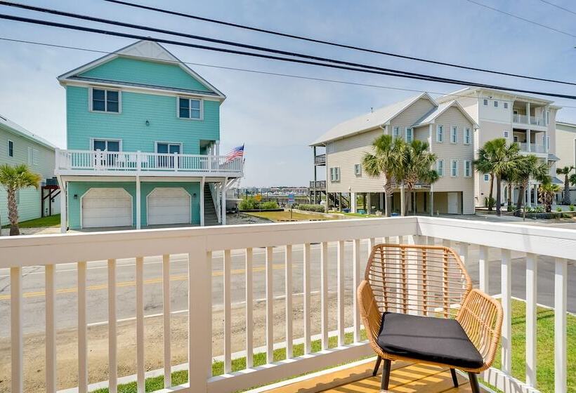 Carolina Beach Home W/ Private Deck: Walk To Shore