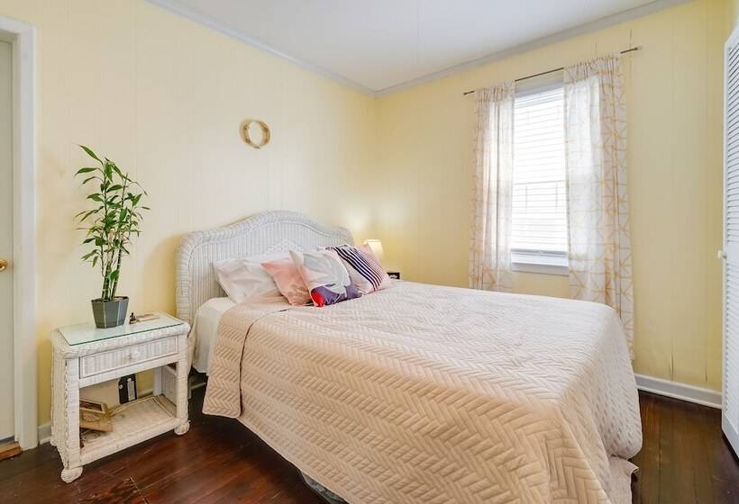 Carolina Beach Home W/ Private Deck: Walk To Shore