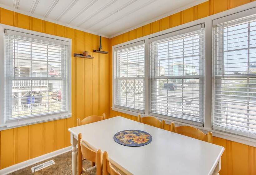 Carolina Beach Home W/ Private Deck: Walk To Shore