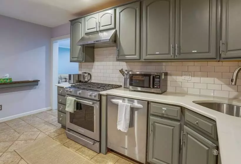 Charming Monroe Township Home   13 Mi To Ru!