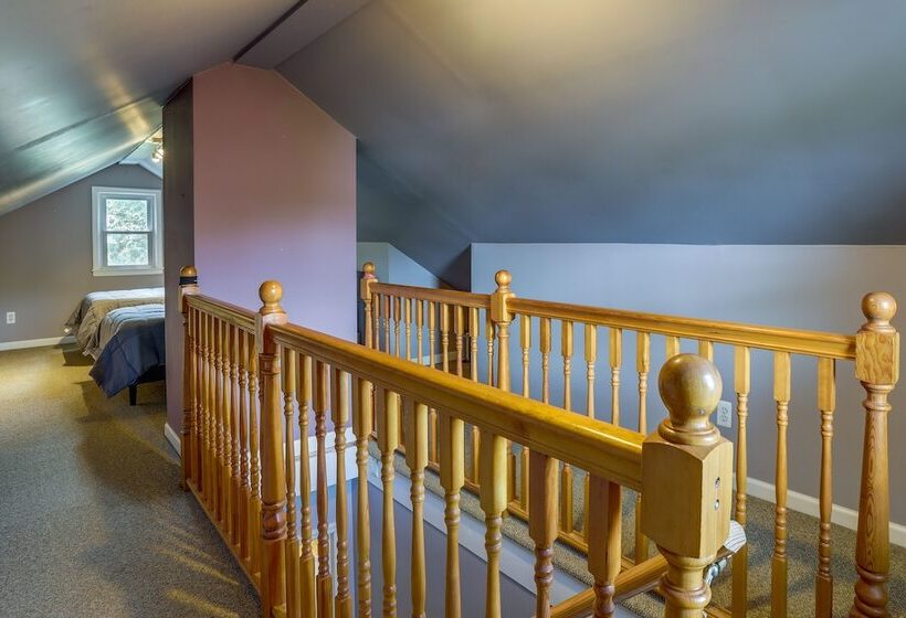 Charming Monroe Township Home   13 Mi To Ru!