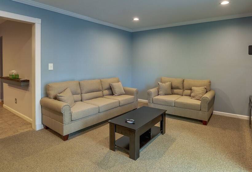 Charming Monroe Township Home   13 Mi To Ru!