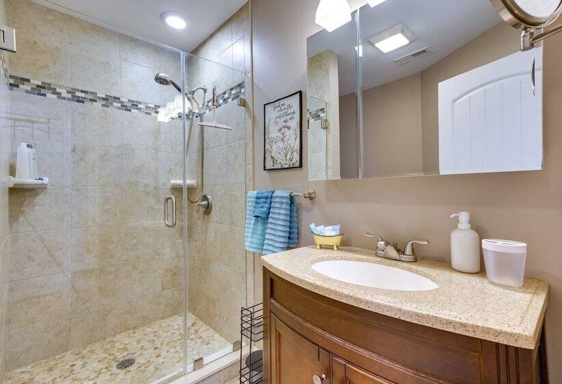 Charming + Updated Villas Home W/ Backyard!