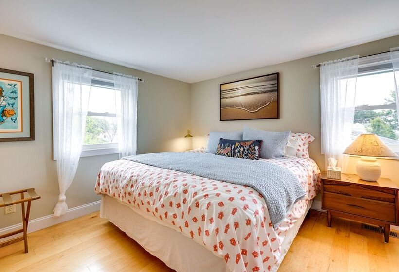 Charming + Updated Villas Home W/ Backyard!