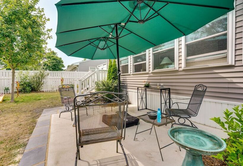 Charming + Updated Villas Home W/ Backyard!