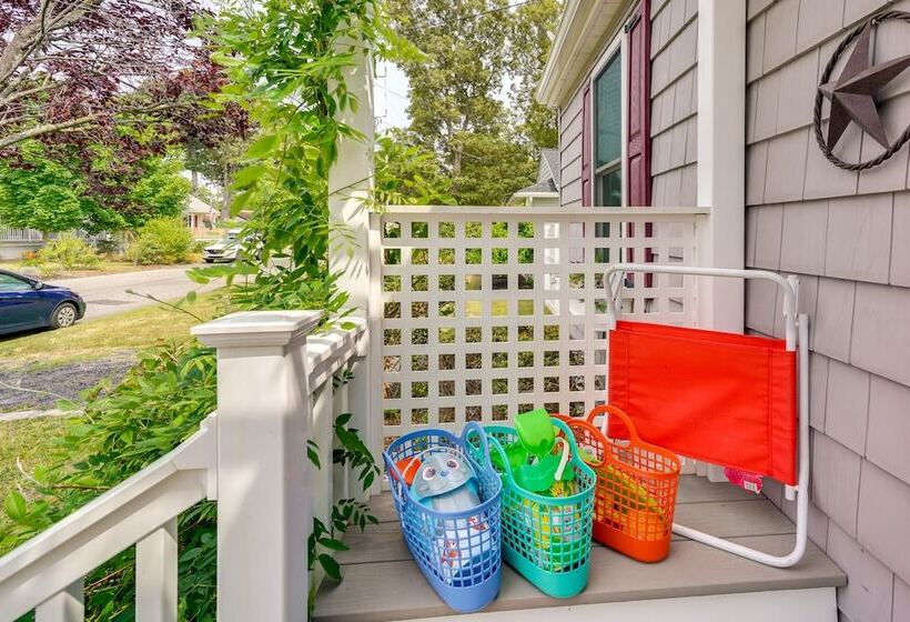 Charming + Updated Villas Home W/ Backyard!