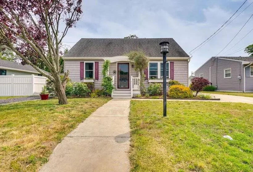 Charming + Updated Villas Home W/ Backyard!