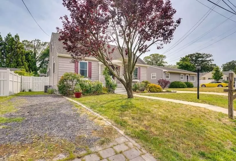 Charming + Updated Villas Home W/ Backyard!