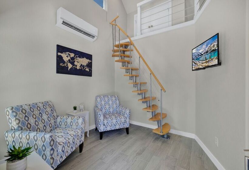 Blue Door Casita Romantic & Cozy