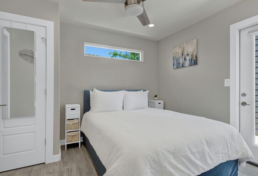 Blue Door Casita Romantic & Cozy