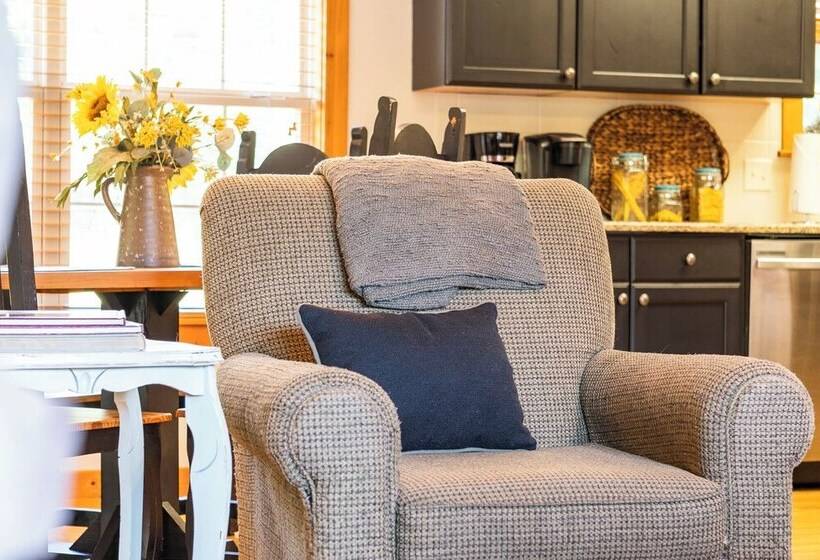 Cozy Pines Cabin Quiet Relaxation!