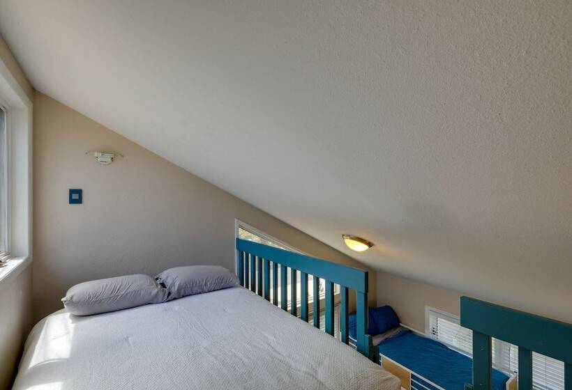 Flagstaff Home W/ Patio & Fire Pit: 4 Mi To Town!