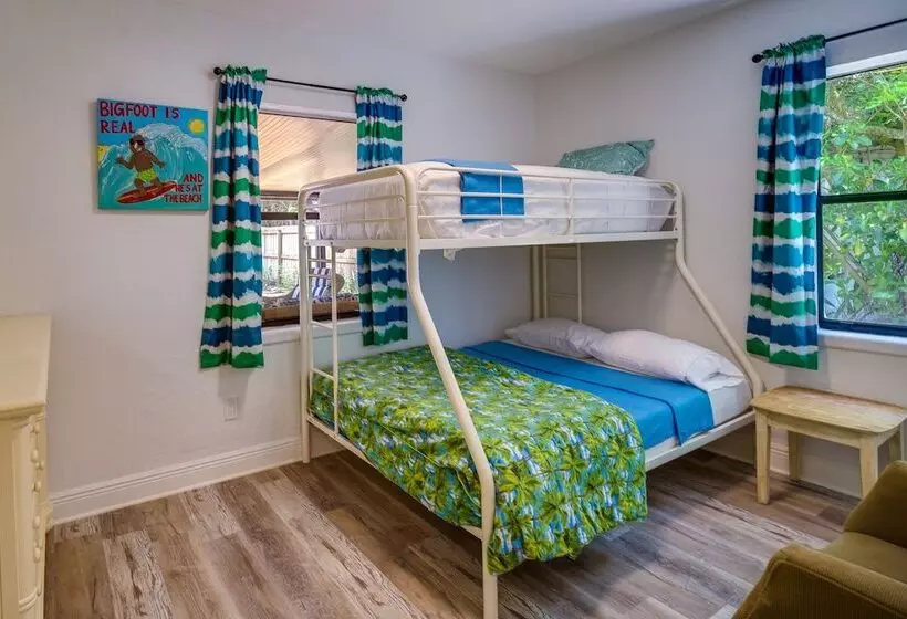 Melbourne Escape W/ Screened Patio, Near Beaches!