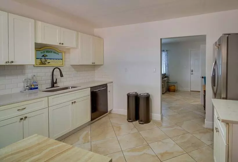 Melbourne Escape W/ Screened Patio, Near Beaches!