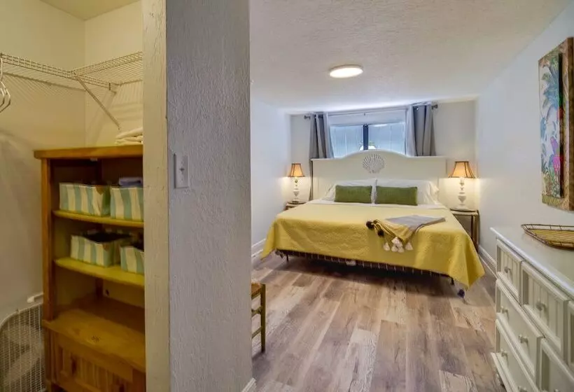 Melbourne Escape W/ Screened Patio, Near Beaches!