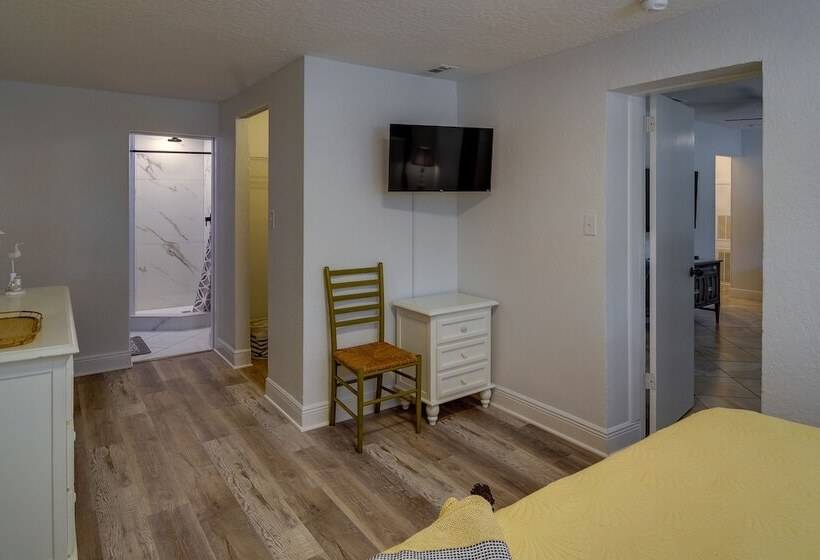 Melbourne Escape W/ Screened Patio, Near Beaches!