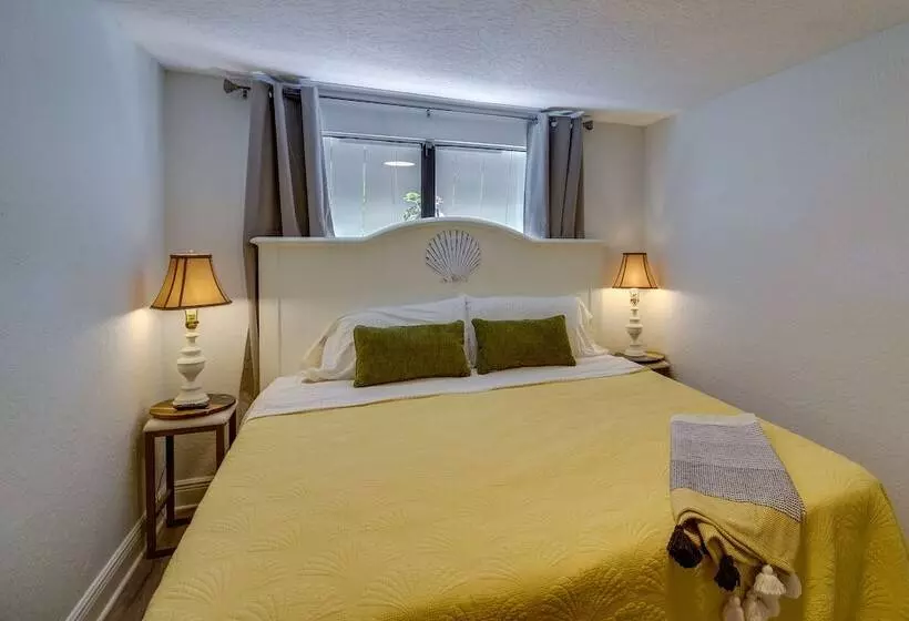 Melbourne Escape W/ Screened Patio, Near Beaches!