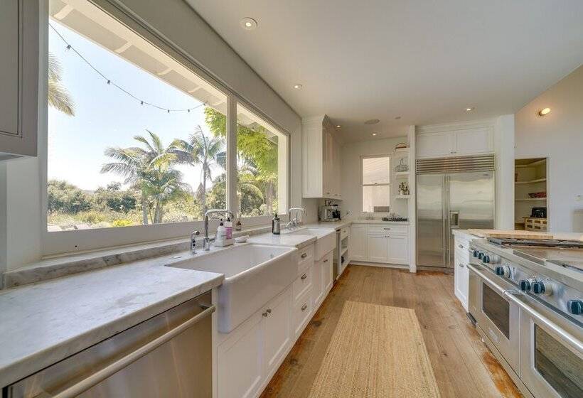 Gorgeous Carpinteria Home: Pool, Spa, Fireplaces!