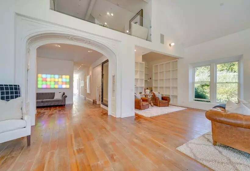 Gorgeous Carpinteria Home: Pool, Spa, Fireplaces!
