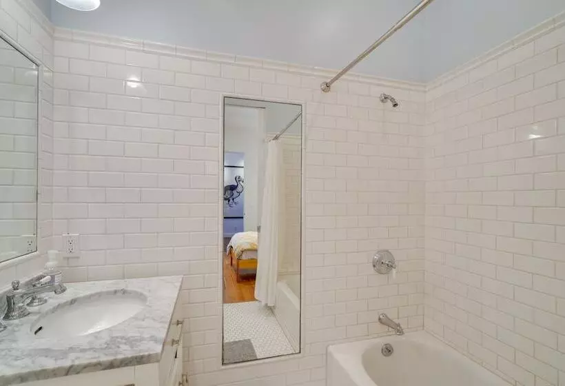 Gorgeous Carpinteria Home: Pool, Spa, Fireplaces!