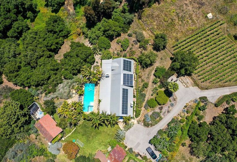 Gorgeous Carpinteria Home: Pool, Spa, Fireplaces!