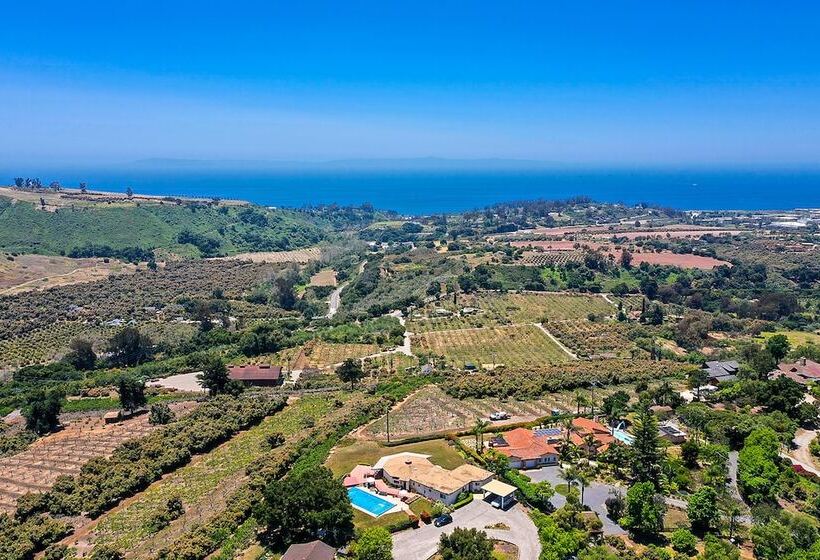 Gorgeous Carpinteria Home: Pool, Spa, Fireplaces!