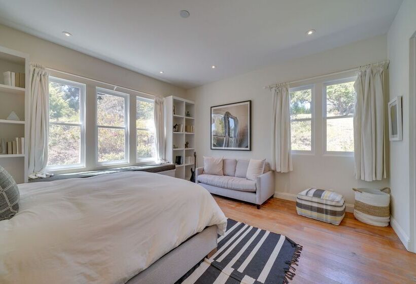 Gorgeous Carpinteria Home: Pool, Spa, Fireplaces!