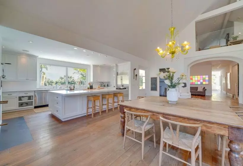 Gorgeous Carpinteria Home: Pool, Spa, Fireplaces!