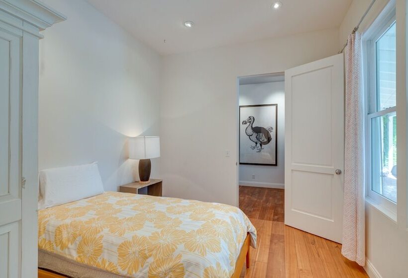 Gorgeous Carpinteria Home: Pool, Spa, Fireplaces!