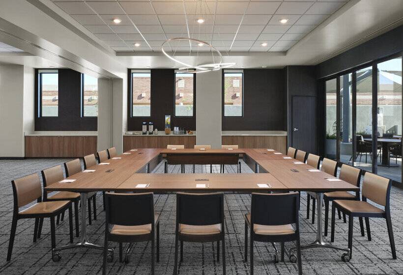 Отель Fairfield Inn & Suites By Marriott Tempe