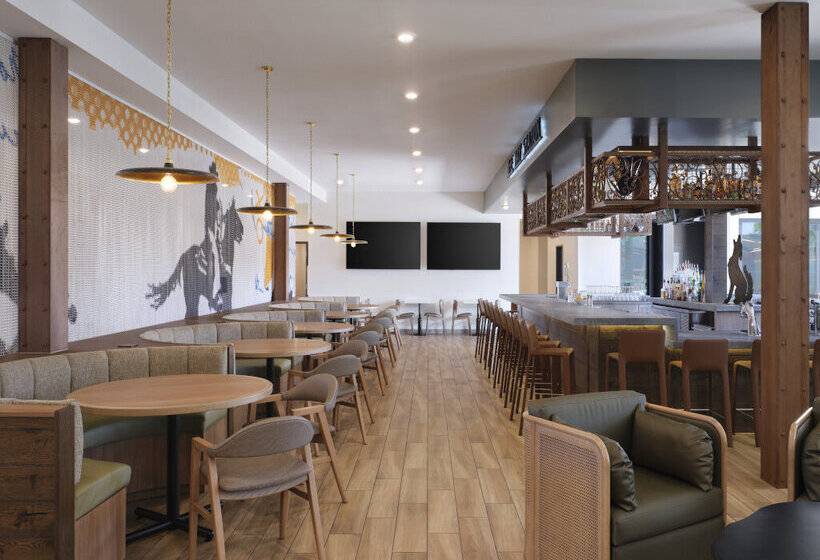 Отель Fairfield Inn & Suites By Marriott Tempe