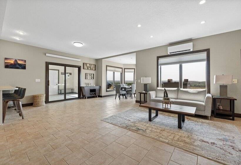 בית מלון כפרי Cheyenne River Ranch With Hot Tub