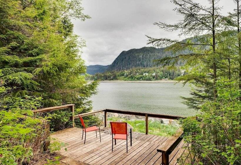 Juneau Vacation Home: Stunning View + Beach Access