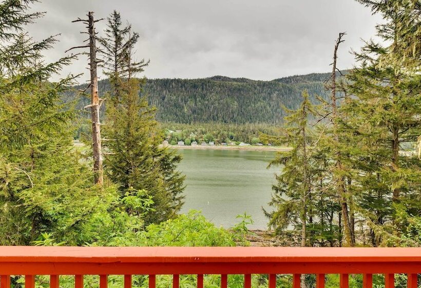 Juneau Vacation Home: Stunning View + Beach Access
