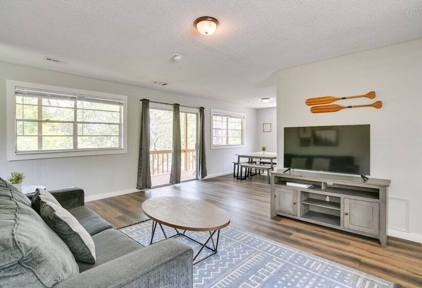 Kimberling City Escape W/ Dock Access & Boat Slips