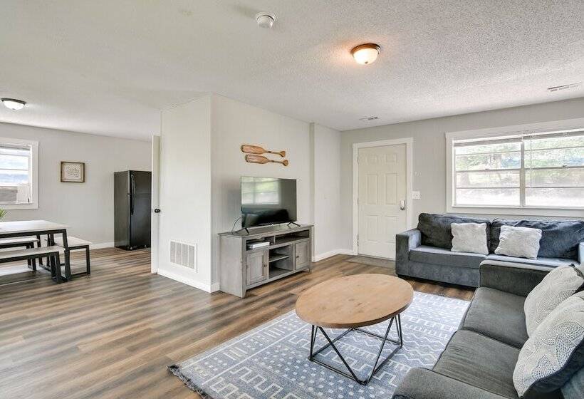 Kimberling City Escape W/ Dock Access & Boat Slips