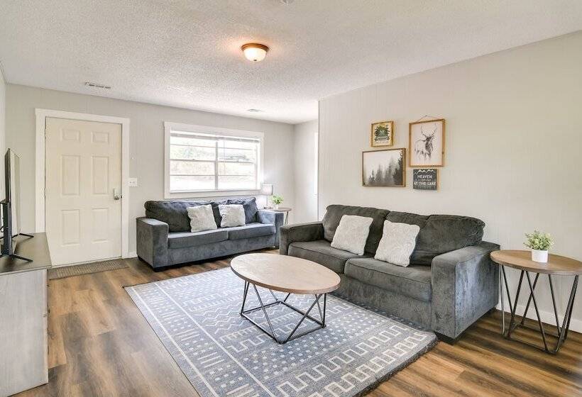 Kimberling City Escape W/ Dock Access & Boat Slips