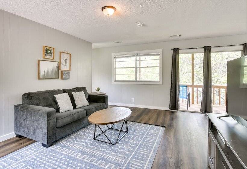 Kimberling City Escape W/ Dock Access & Boat Slips