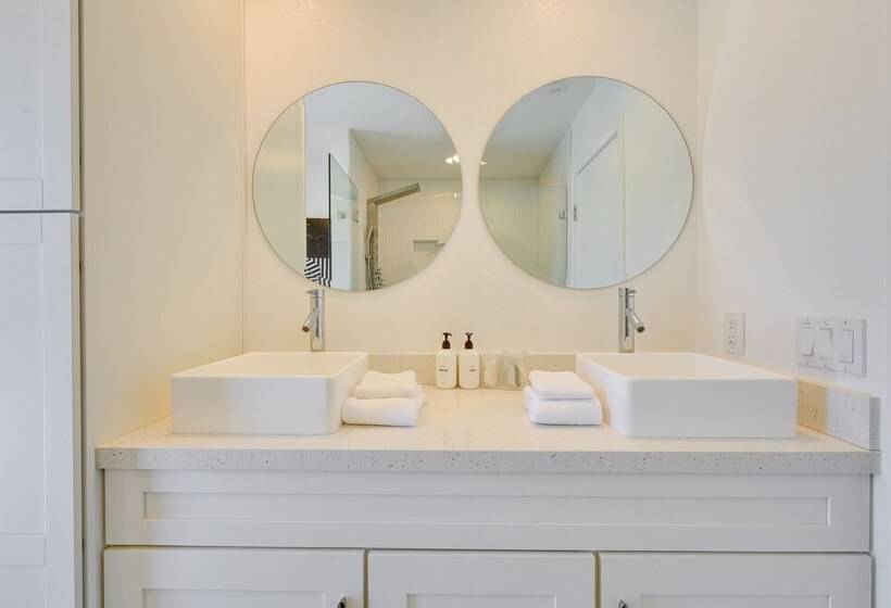 Luxurious Palm Springs Home: Private Pool & Spa!