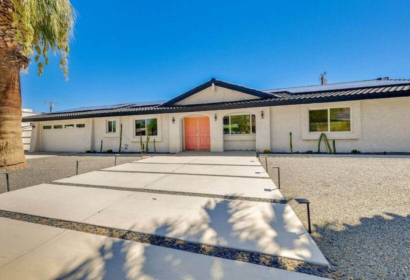 Luxurious Palm Springs Home: Private Pool & Spa!