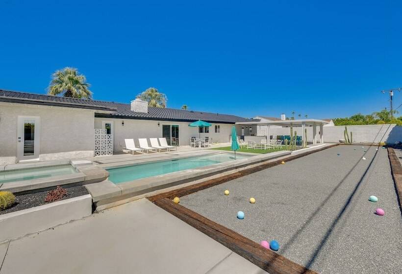 Luxurious Palm Springs Home: Private Pool & Spa!